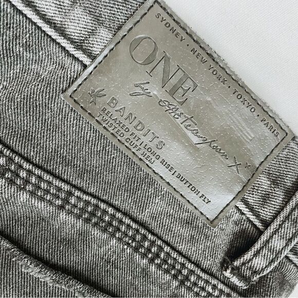 One Teaspoon Double Bass Relaxed Fit Twisted Cuff Bandit Jean Denim Shorts Sz 28 - Picture 7 of 9